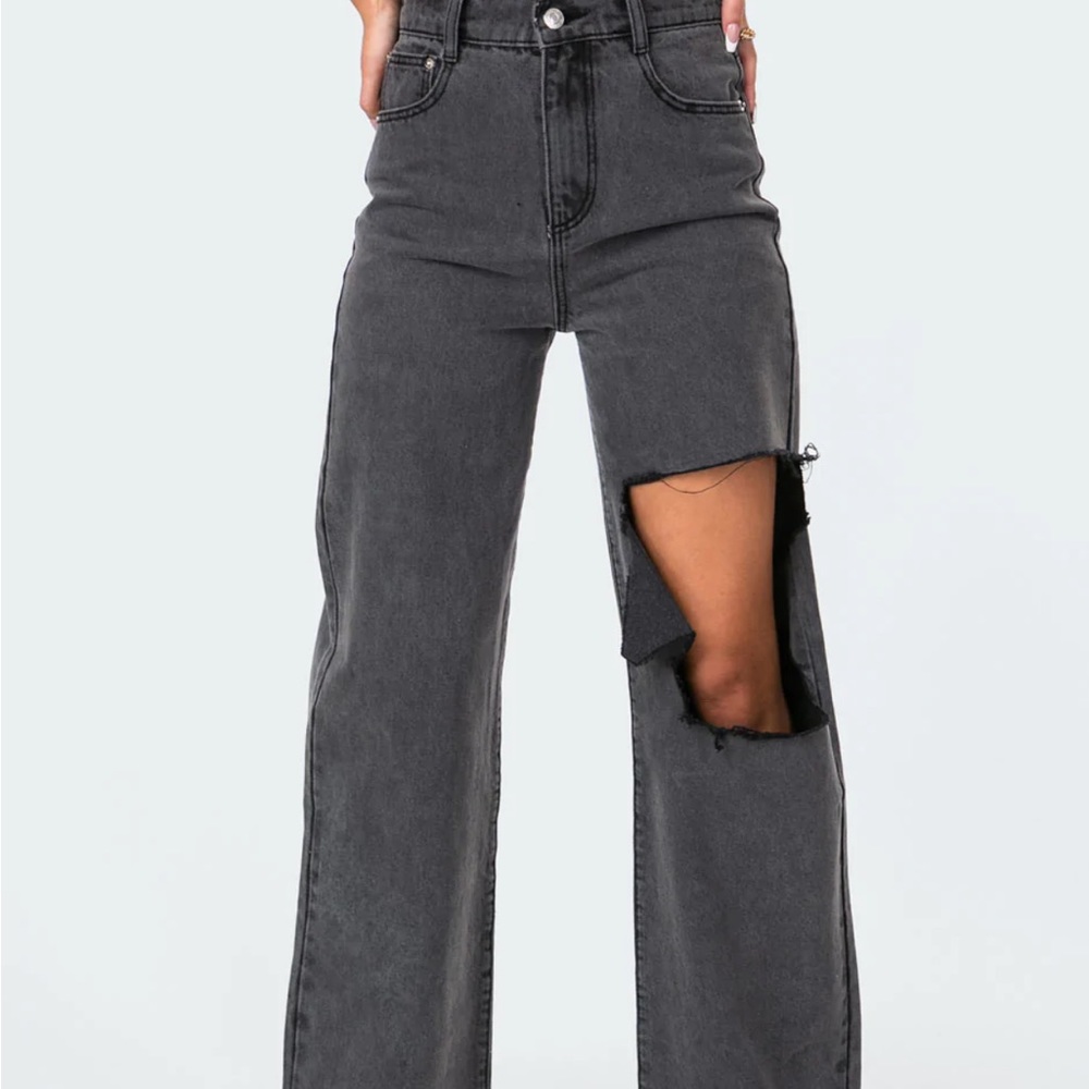 Edikted High- Key Ripped Wide Jeans size Medium!